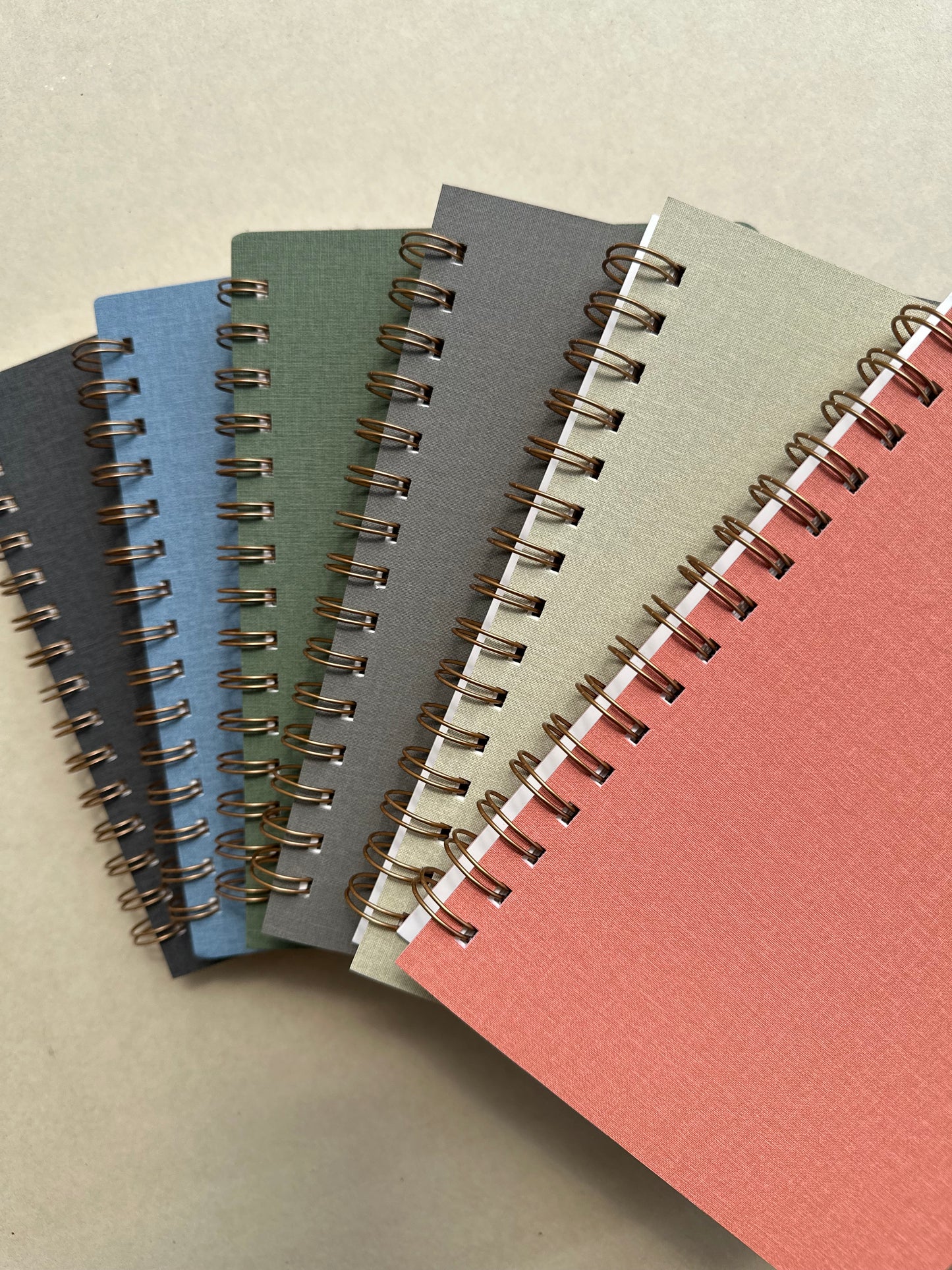 2026 Planner | Minimalist Daily Planner for Organization (with Notes)